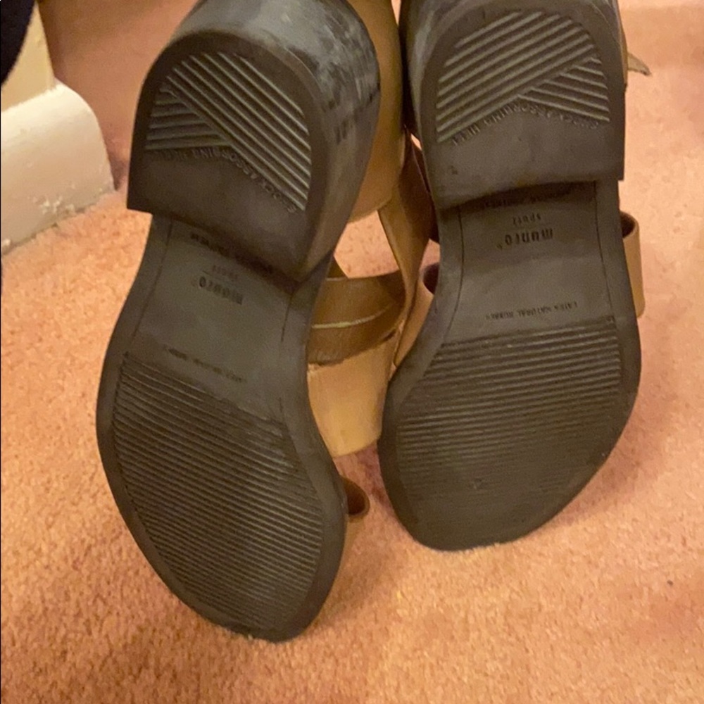 Munro Sandals - Picture 4 of 4
